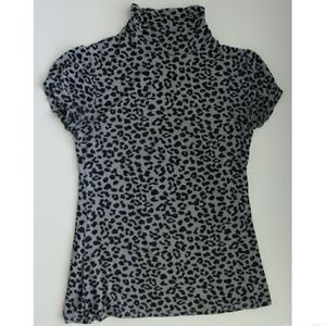 Adorable leopard print turtleneck